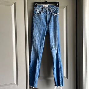 Abercrombie curve love straight jean